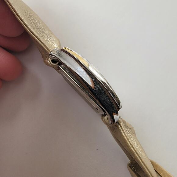 Vintage Watches Gold Wide Strap Square Dial Watch Bold Y2K Glam Statement - Picture 9 of 10